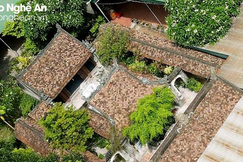 Khám phá kiến trúc độc đáo, vẻ đẹp cổ kính của đền Thánh Mẫu