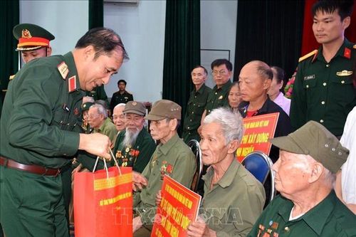 Chăm lo cho gia đình chính sách, người có công ở Điện Biên