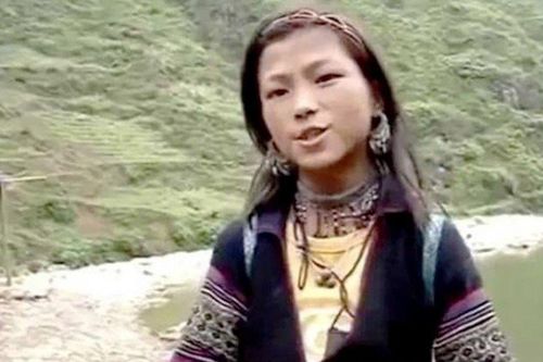 Bất ngờ cuộc sống hiện tại của cô gái H'Mông 'bắn tiếng Anh như gió' sau 19 năm