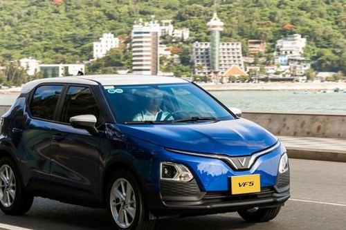 Nhiều hãng taxi thay dàn xe cũ bằng xe điện, hybrid