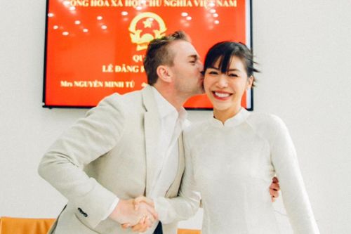Minh Tú đằm thắm hơn sau khi lấy chồng