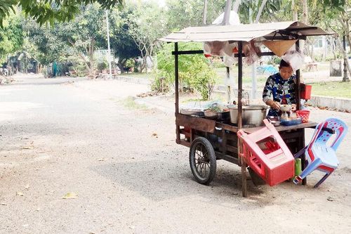 Vất vả mưu sinh mùa nắng nóng