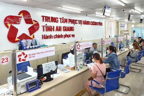 Đẩy mạnh cải cách thủ tục hành chính