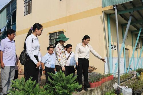 Giám sát kết quả quản lý cụm, tuyến dân cư vượt lũ ở huyện Châu Phú