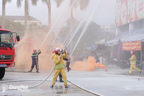 Nỗi lo cháy chợ lúc cao điểm nắng nóng