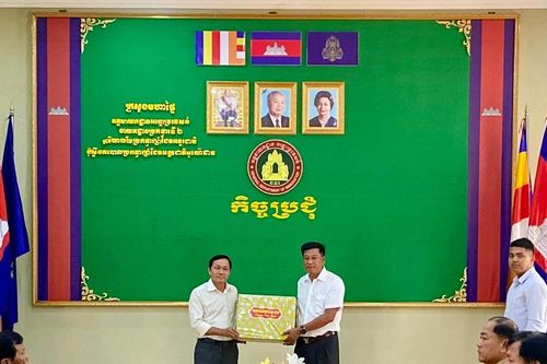 Thăm, chúc Tết cổ truyền lực lượng chức năng tại Cửa khẩu Quốc tế Oyadav