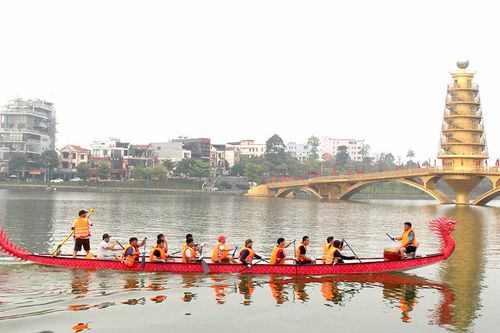Tích cực luyện tập cho Giải Bơi chải mở rộng