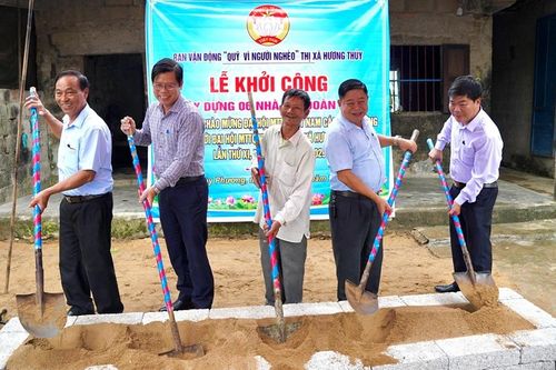Hương Thủy: Khởi công 6 nhà Đại đoàn kết
