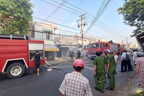 Hỏa hoạn thiêu rụi 2 căn nhà gần chợ Vĩnh Bảo