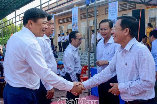 Mọi người dân bình đẳng trong tiếp cận về nước sạch và vệ sinh môi trường