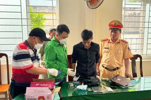 Bắt hai đối tượng vận chuyển ma túy từ TPHCM về Quảng Ngãi