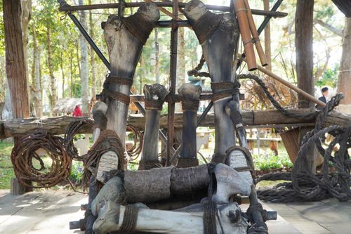 Điều tra nhóm người trộm 4 hiện vật trưng bày tại Thiên đường Tây Nguyên Gia Lai