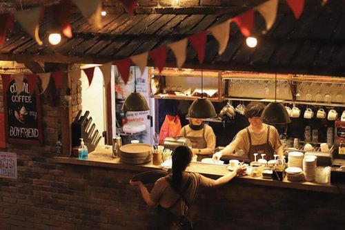 Những quán cà phê mở xuyên đêm ở Hà Nội