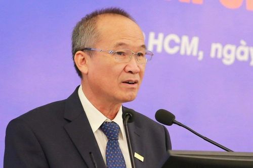 Gần 10 năm làm Chủ tịch Sacombank, ông Dương Công Minh liên tục bị hỏi về cổ tức