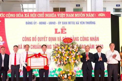 Gia Lâm: Xã Yên Thường đón Bằng công nhận đạt chuẩn xã nông thôn mới nâng cao