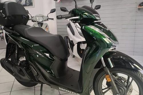 Cận cảnh xe ga SH 150 màu xanh lục bảo tuyệt đẹp 6 tháng tới mới về đại lý giá có cao chót vót?