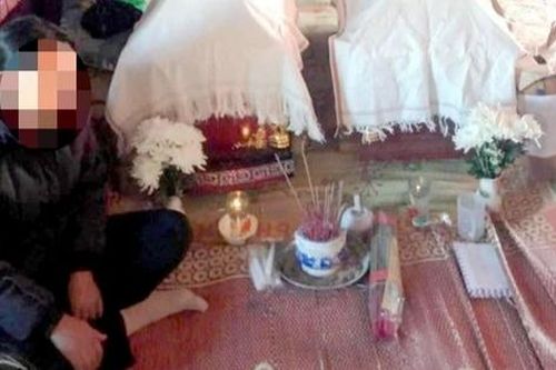 Hai anh em song sinh tử vong dưới hồ nước