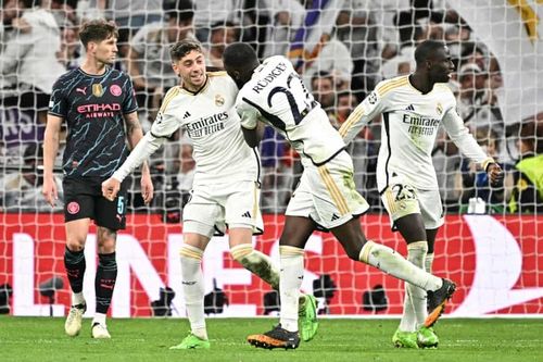 Real Madrid và Man City rượt đuổi kịch tính trong cơn mưa bàn thắng