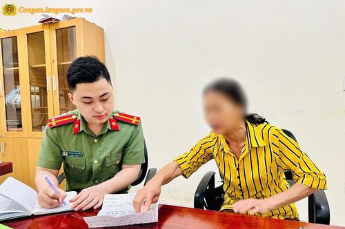 Hai khách hàng suýt mất hàng trăm triệu đồng sau cuộc gọi điện thoại