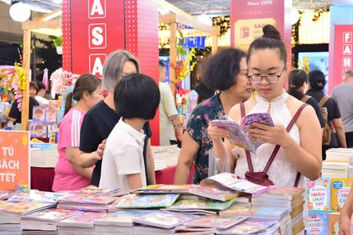 Các nhà sách phát triển thế nào trong thời đại thương mại điện tử?