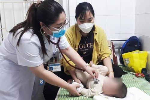 Trẻ mắc ho gà, khi nào cần đưa đi khám?