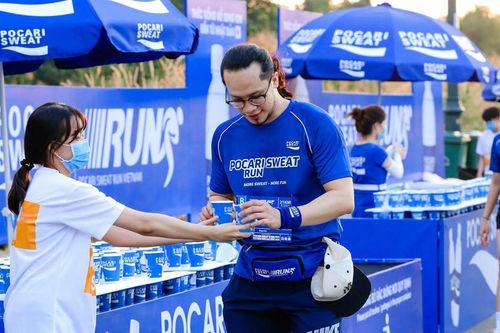 Pocari Sweat tiếp sức cùng hơn 10.000 VĐV tại giải chạy Tay Ho Half Marathon