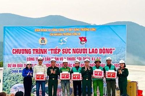 Chi nhánh Trường Sơn 28 - Binh đoàn 12 tổ chức Chương trình 'Tiếp sức người lao động'