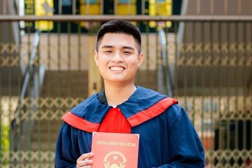 Chàng sinh viên Tài chính và câu chuyện vượt qua biến cố để theo đuổi việc học