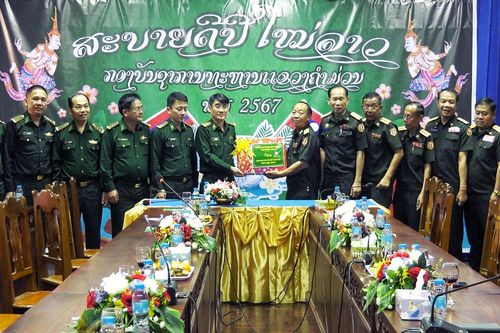 Bộ đội Biên phòng Quảng Bình thăm, chúc Tết cổ truyền nước bạn Lào