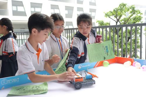 Học sinh trải nghiệm khoa học kỳ thú tại STEM Fair 2024