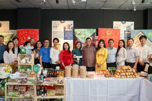 Định vị thương hiệu cà phê Việt ở Singapore và 'sải bước' ra thế giới