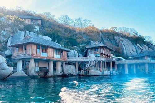 Ninh Vân Bay (NVT) lỗ lũy kế 712 tỷ, vẫn phải trả thu nhập cho hoa hậu Ngọc Hân 1,4 tỷ đồng