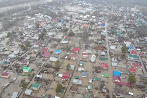 Lũ lụt kỷ lục ở Nga và Kazakhstan, hơn 100.000 người phải sơ tán