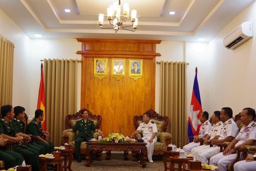 Kiên Giang: Chúc Tết các lực lượng bảo vệ biên giới, vùng biển và Chính quyền Campuchia