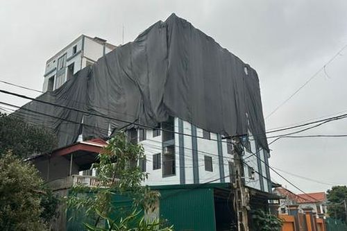 Hà Nội: Hoàn thành 'cắt ngọn' chung cư mini 'xây chui' trăm căn hộ