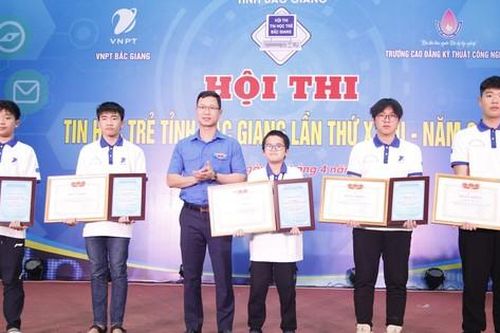 Bắc Giang trao giải Hội thi Tin học trẻ