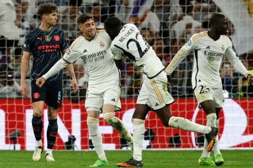 Real cầm hòa Man City trong trận 'mưa bàn thắng'