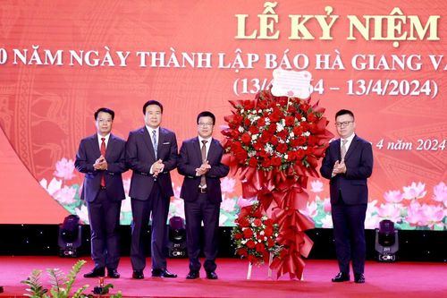 Chủ tịch Hội Nhà báo dự Lễ kỷ niệm 60 năm thành lập báo Hà Giang