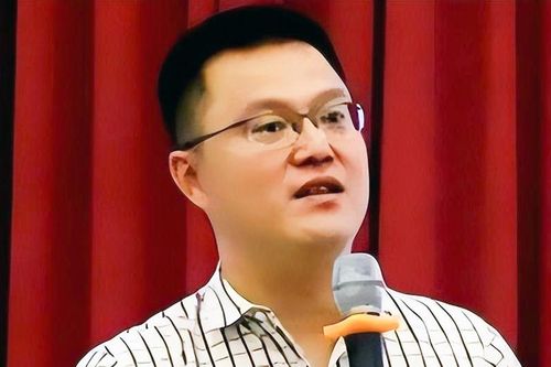Cuộc sống sau 12 năm của nam sinh từ chối làm ở Bộ Ngoại giao, về quê trồng rau