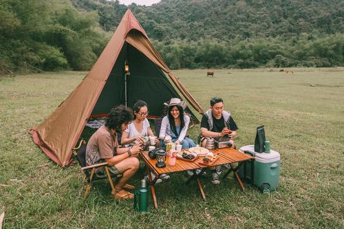 Thung lũng xanh mát ở Hải Phòng hút khách tới cắm trại, ăn đặc sản 'gà ngủ cây'