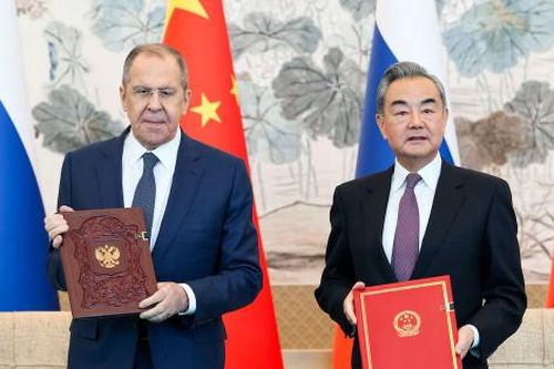 Ngoại trưởng Nga và Trung Quốc thảo luận về tình hình Ukraine