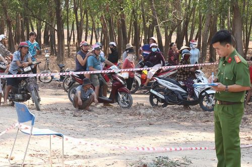 Bắt nghi phạm đâm chết bạn vì nghi ngờ có quan hệ tình cảm với vợ mình