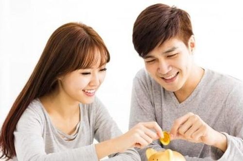 Vì sao cùng quản lý tài chính lại giúp vợ chồng yêu nhau hơn?