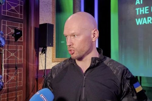 Ukraine: Quan chức an ninh bị điều ra tiền tuyến sau cáo buộc quấy rối nhà báo