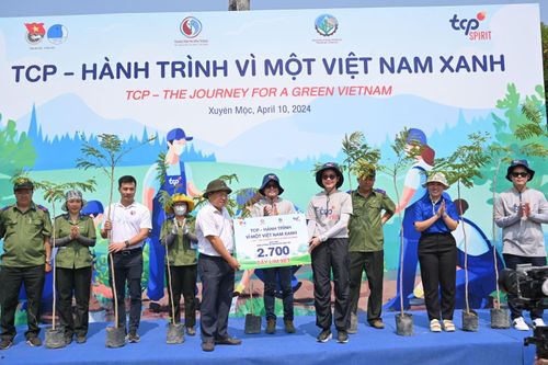 Thêm 2.700 cây xanh được trồng trong 'Hành trình vì một Việt Nam xanh'