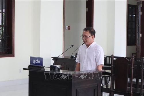 Một giám đốc lĩnh án 7 năm tù về tội buôn lậu