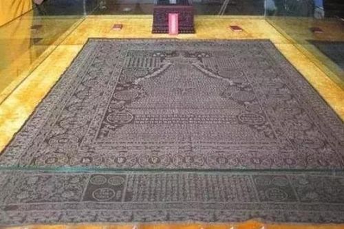 Tấm vải liệm của Càn Long mà Tôn Điện Anh vứt đi được đấu giá với 130 triệu tệ, nó có đáng giá như vậy không?