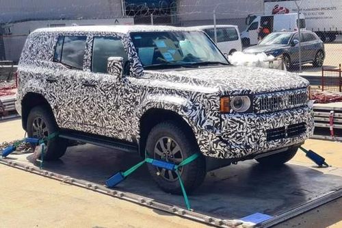 Toyota Land Cruiser Prado xuất hiện thêm biến thể lạ