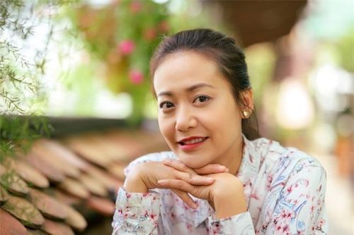 Người đẹp Tây Đô nhận vai 'hàng dạt' tuổi U50, ngoài đời là mẹ kế lý tưởng, nhìn con của chồng thành công