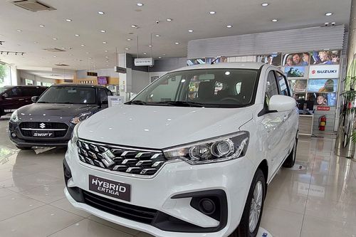 Với 500 triệu đồng, nên chọn xe nào chạy dịch vụ?